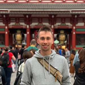 Meet your Posher, Nicholas